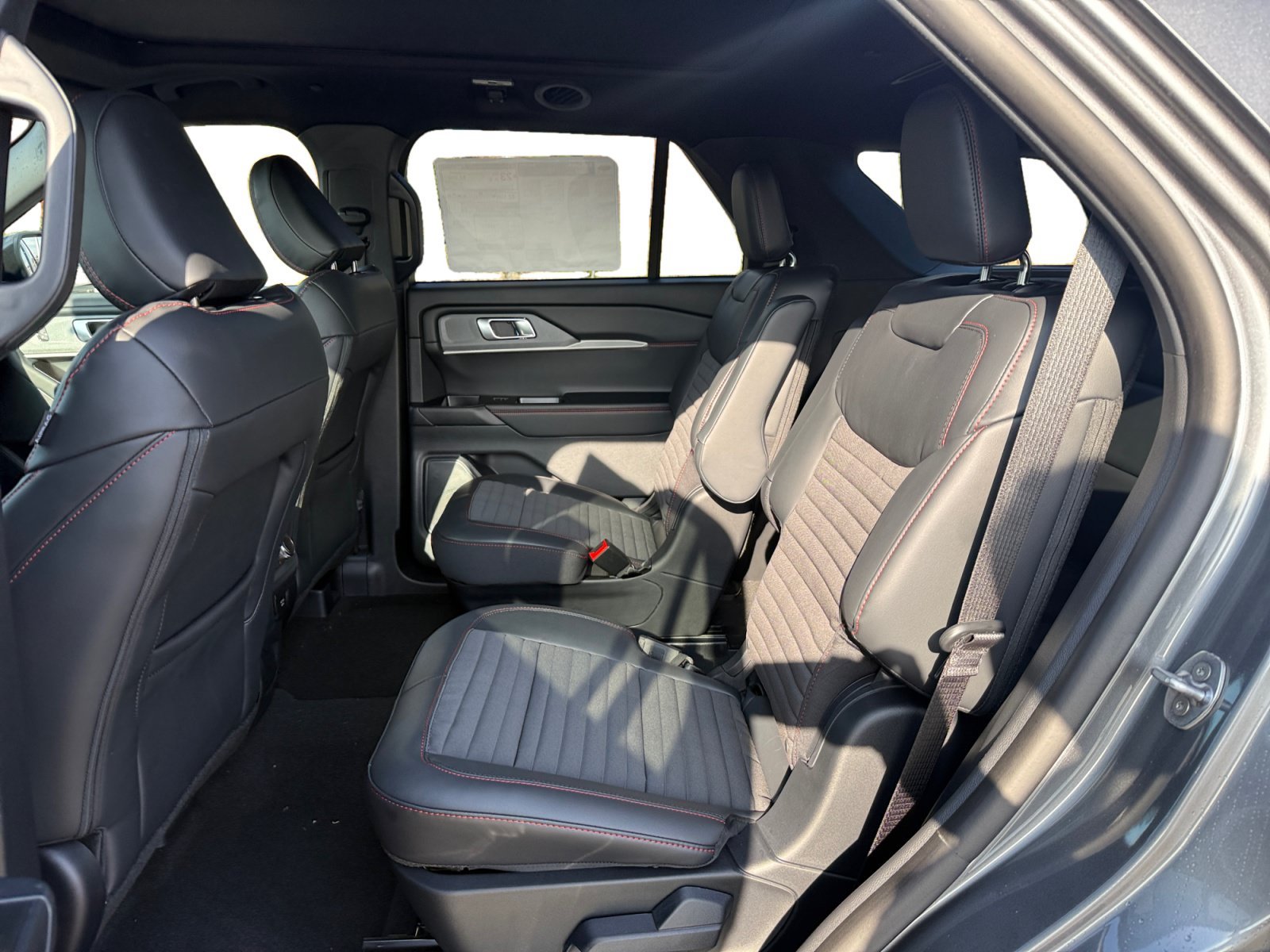 New 2026 CARBONIZED GRAY METALLIC Ford ST-Line image 16