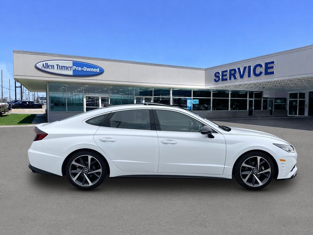 Used 2022 Quartz White Hyundai SEL Plus image 9