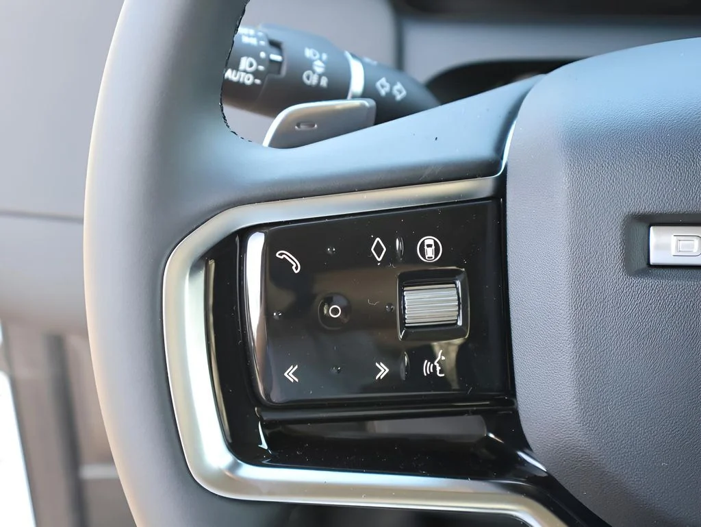 New 2025 Fuji White Land Rover S image 32