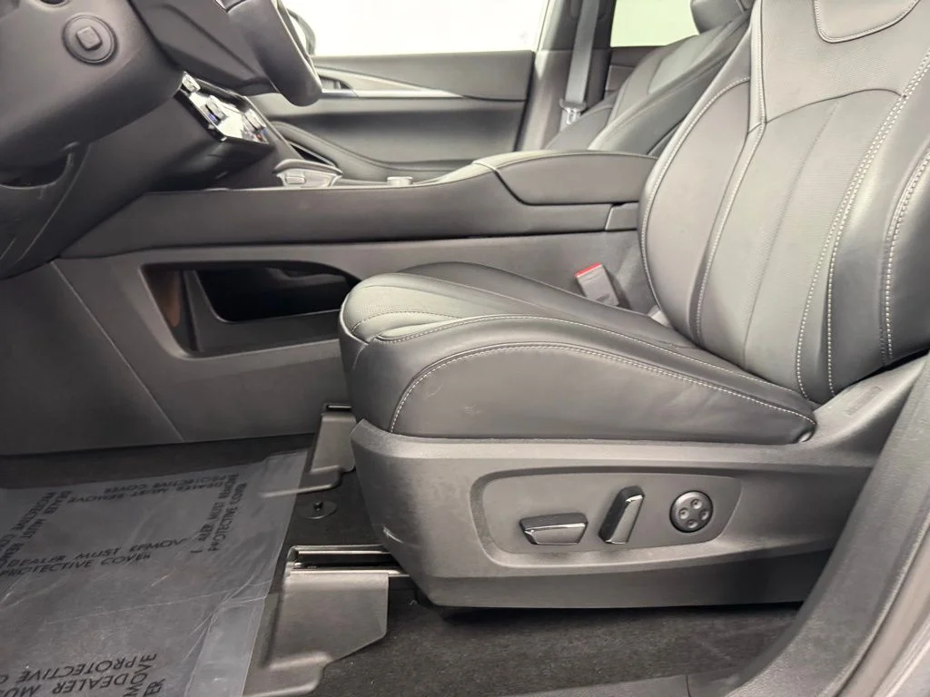 Certified Used 2026 Gray INFINITI LUXE image 17