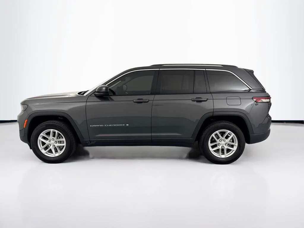 Used 2024 Gray Jeep Laredo X image 8