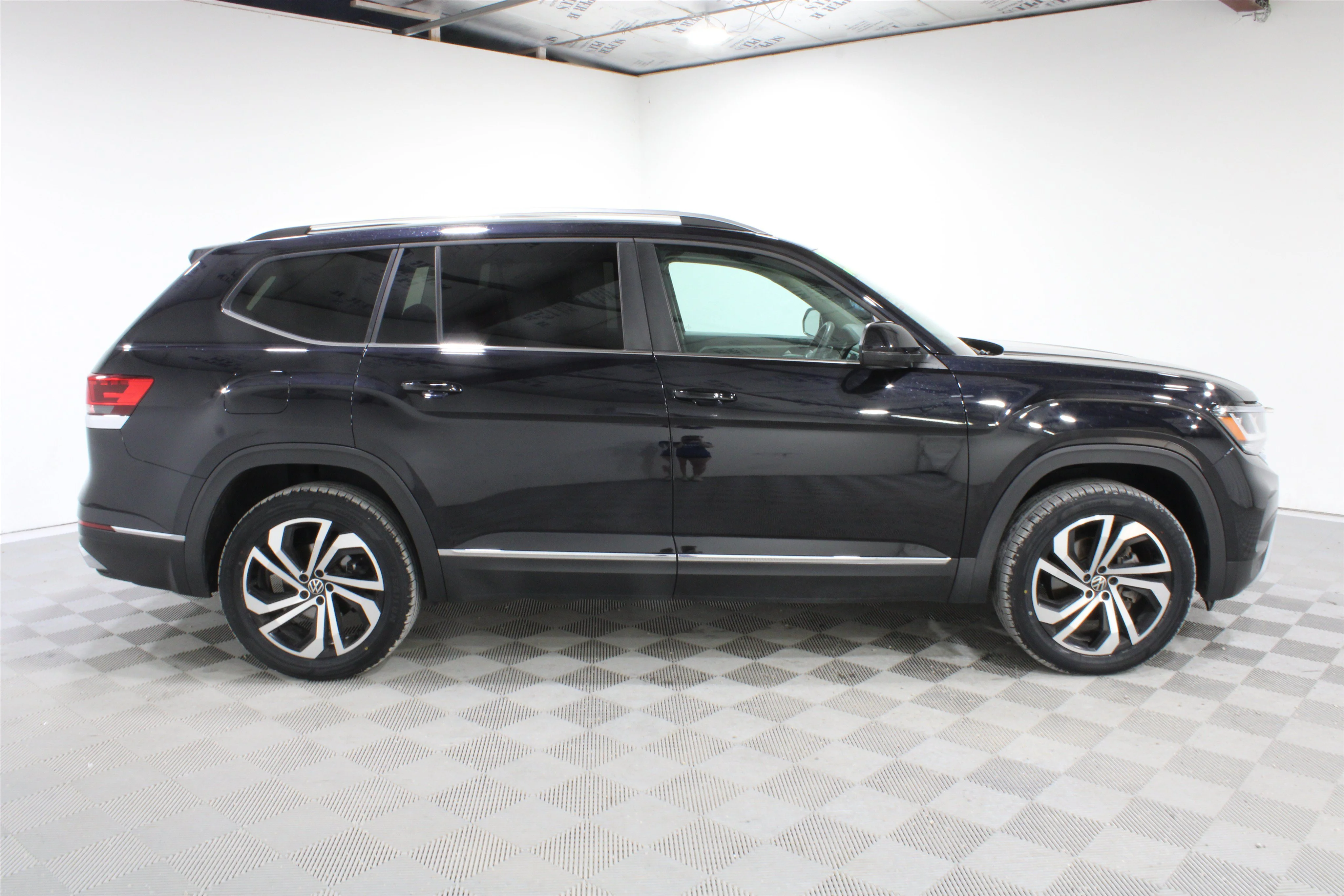 2023 Volkswagen Atlas SEL - Photo 29