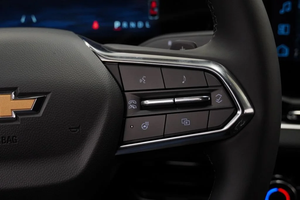 New 2027 Mosaic Black Metallic Chevrolet LT image 21