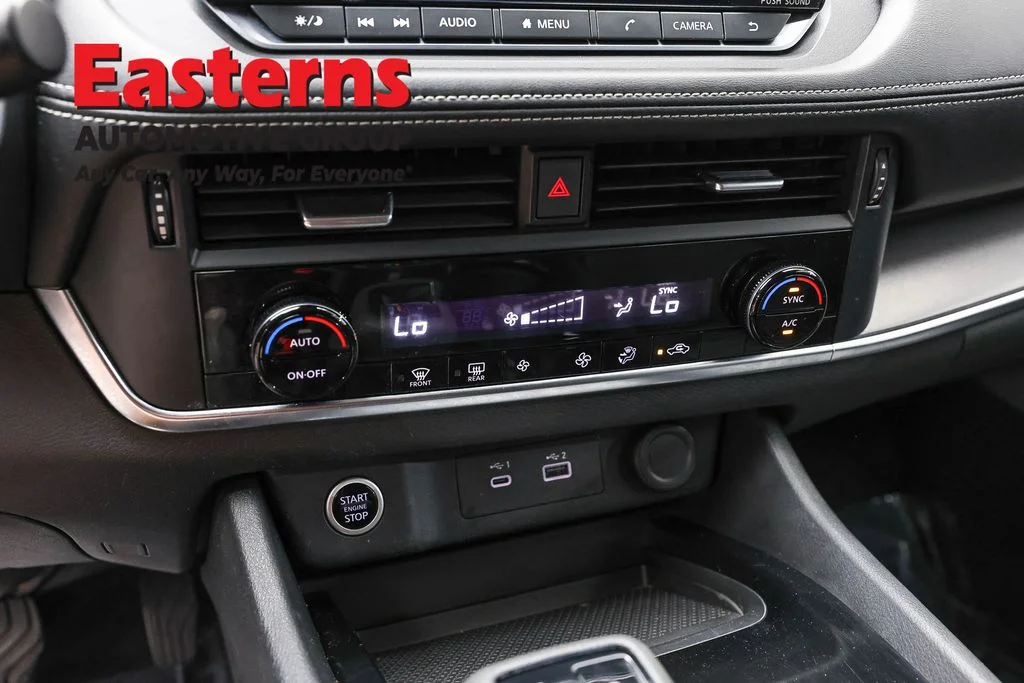 Used 2023 Silver Nissan SV image 72