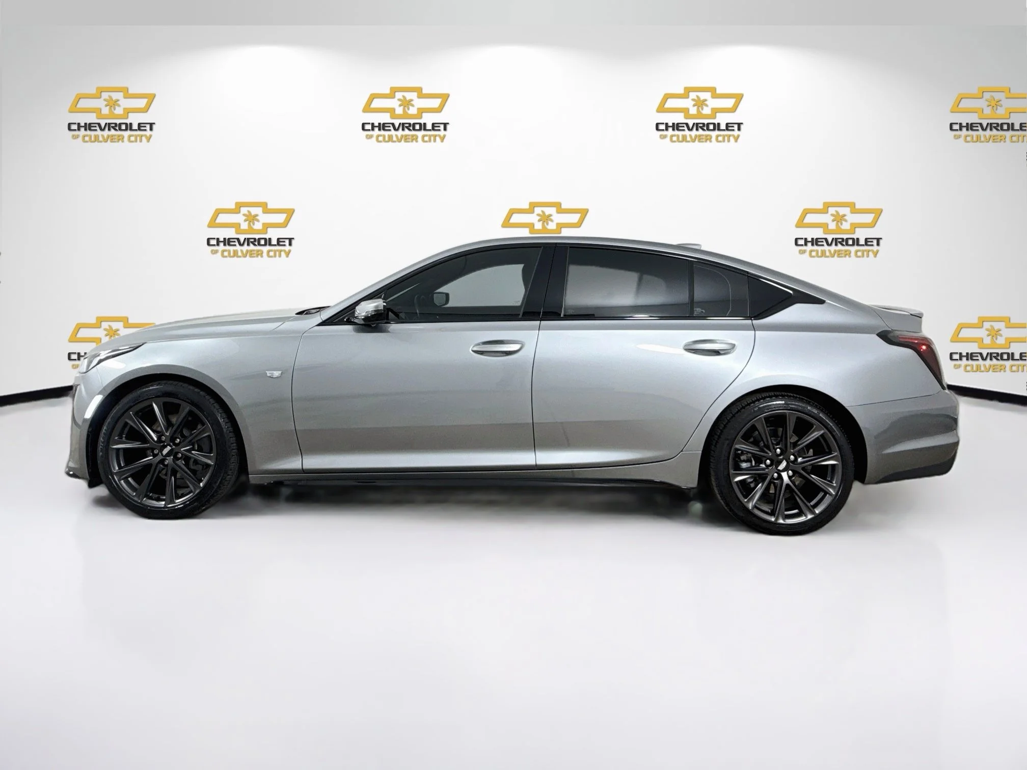 Used 2023 Argent Silver Metallic Cadillac Sport image 5