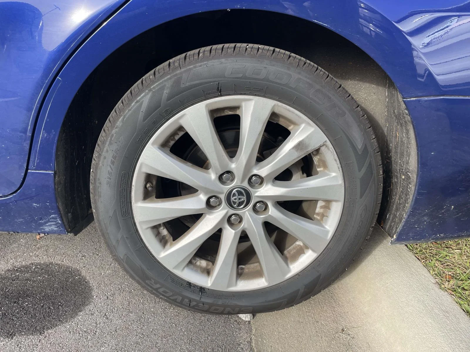 Used 2018 Blue Crush Metallic Toyota LE image 5