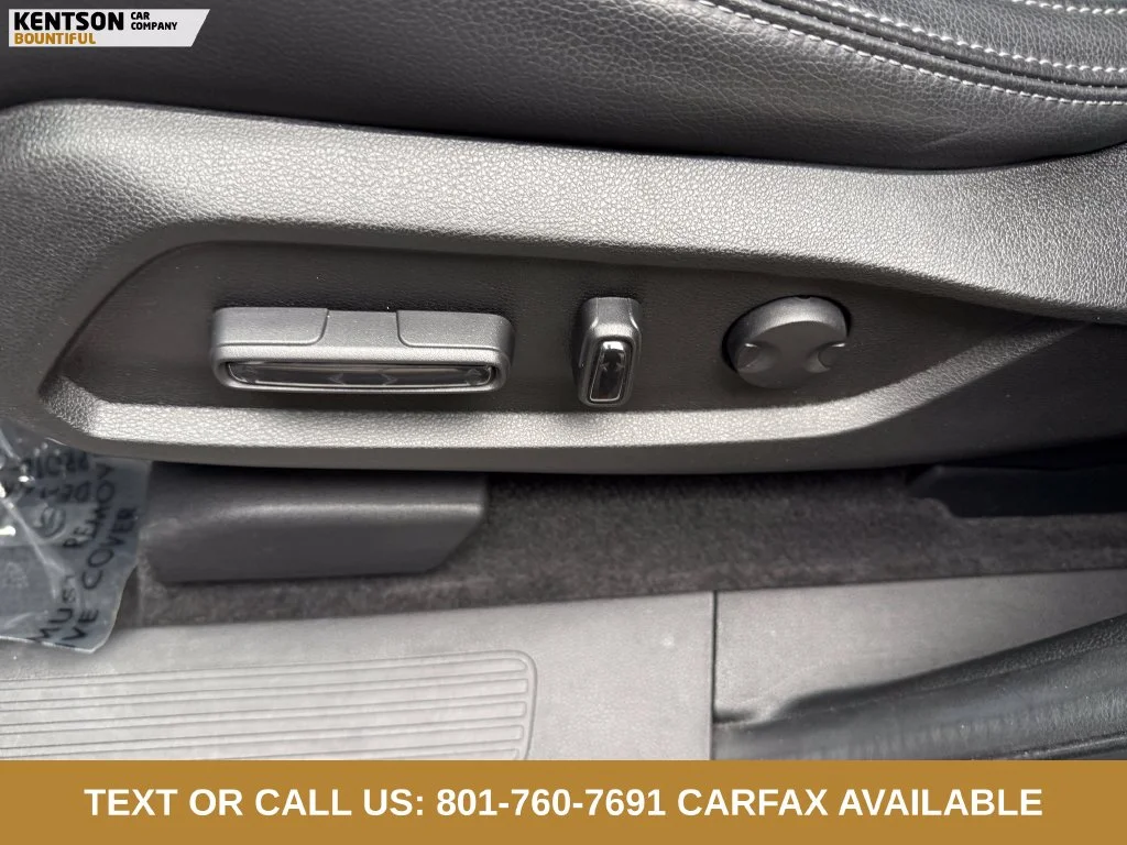 Used 2023 White Honda EX-L image 34