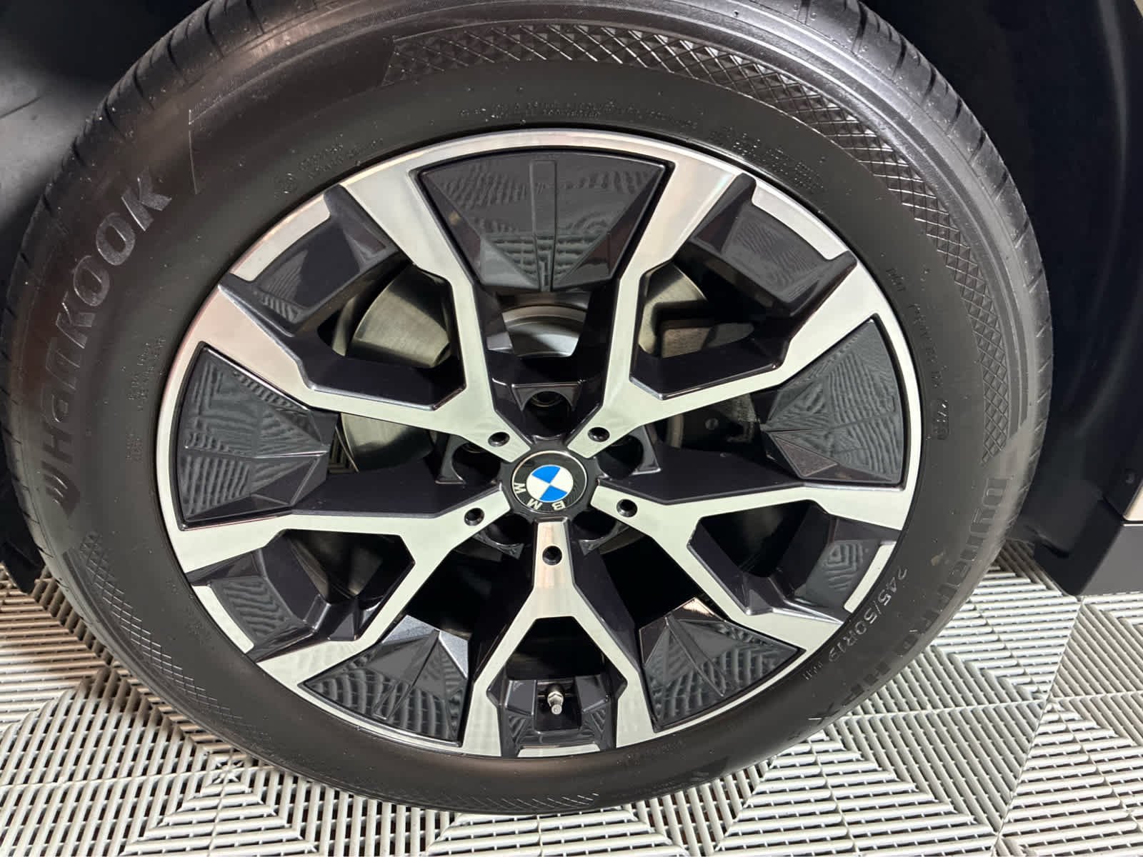 Used 2025 Dune Grey Metallic BMW 30 xDrive image 8