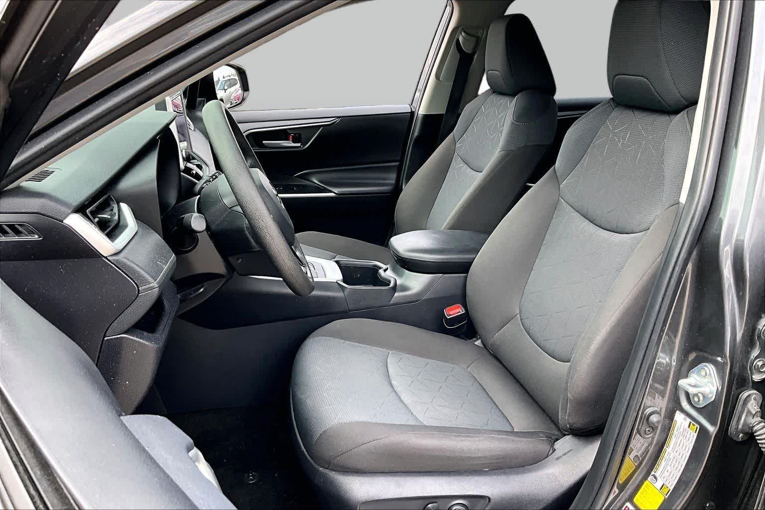 Used 2025 Magnetic Gray Metallic Toyota Hybrid XLE image 15