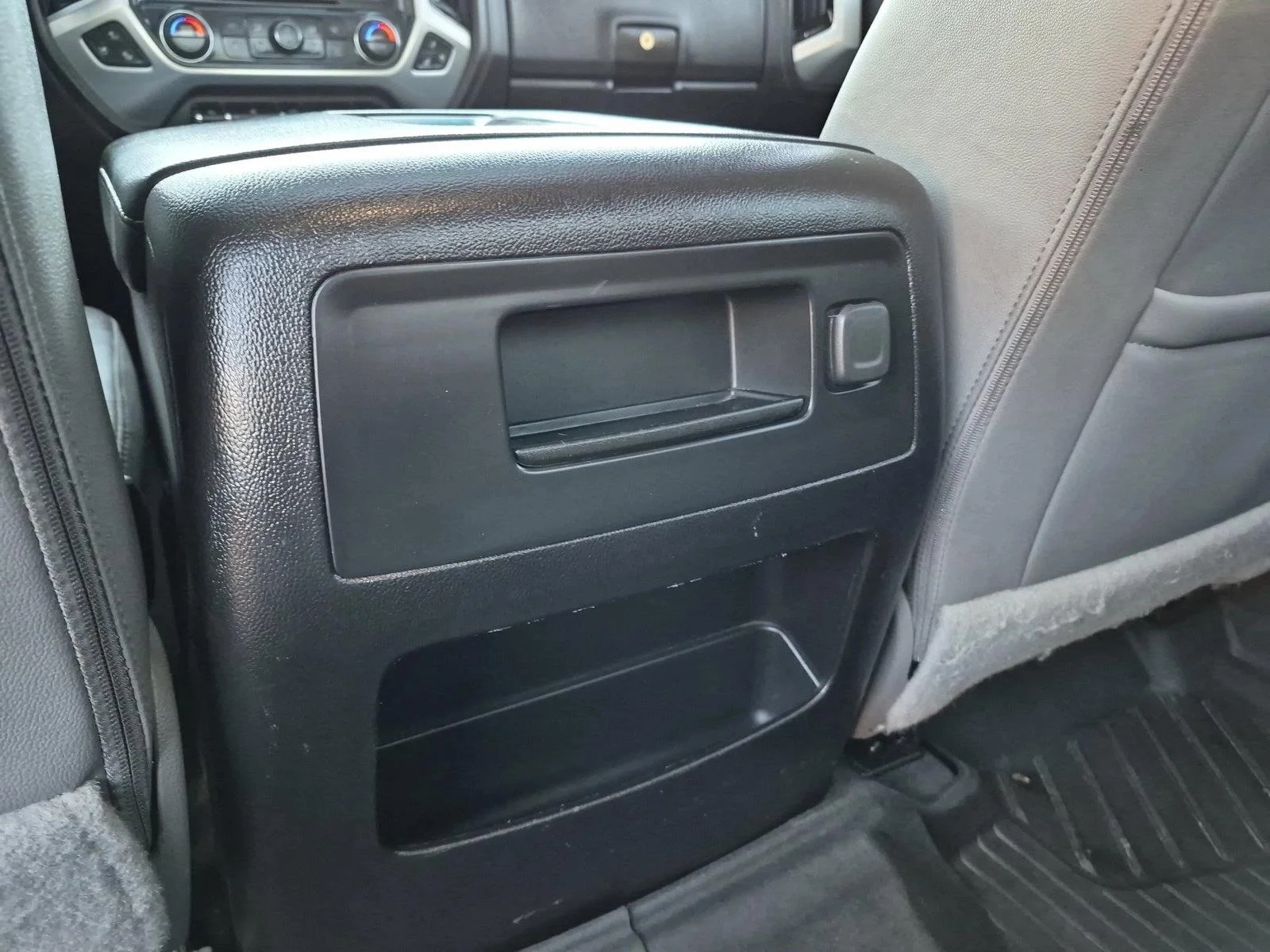 Used 2018 Dark Slate Metallic GMC SLT image 17