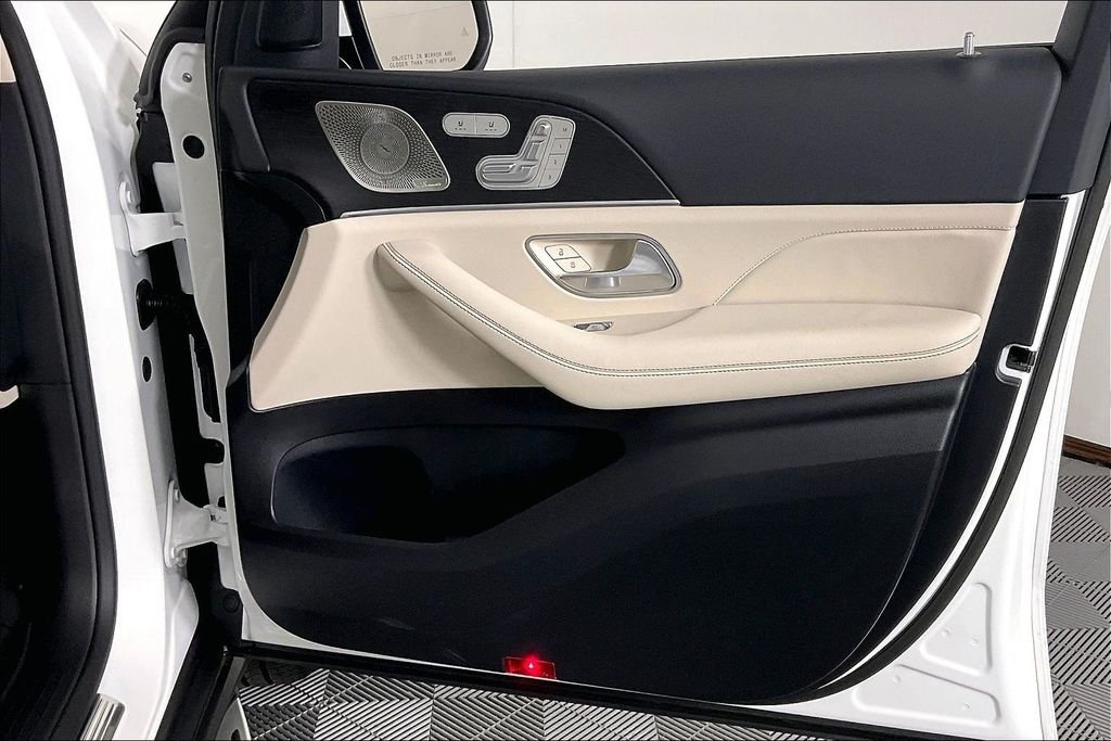 2026 Mercedes-Benz GLS Base - Photo 17