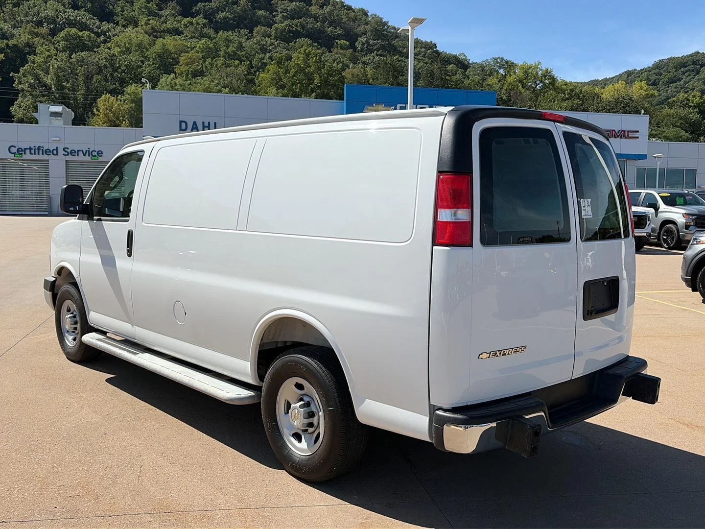 Used 2025 Summit White Chevrolet WT image 5