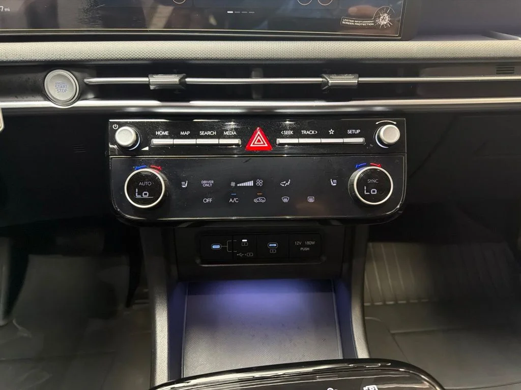 Used 2025 Shimmering Silver Hyundai SEL Convenience image 20