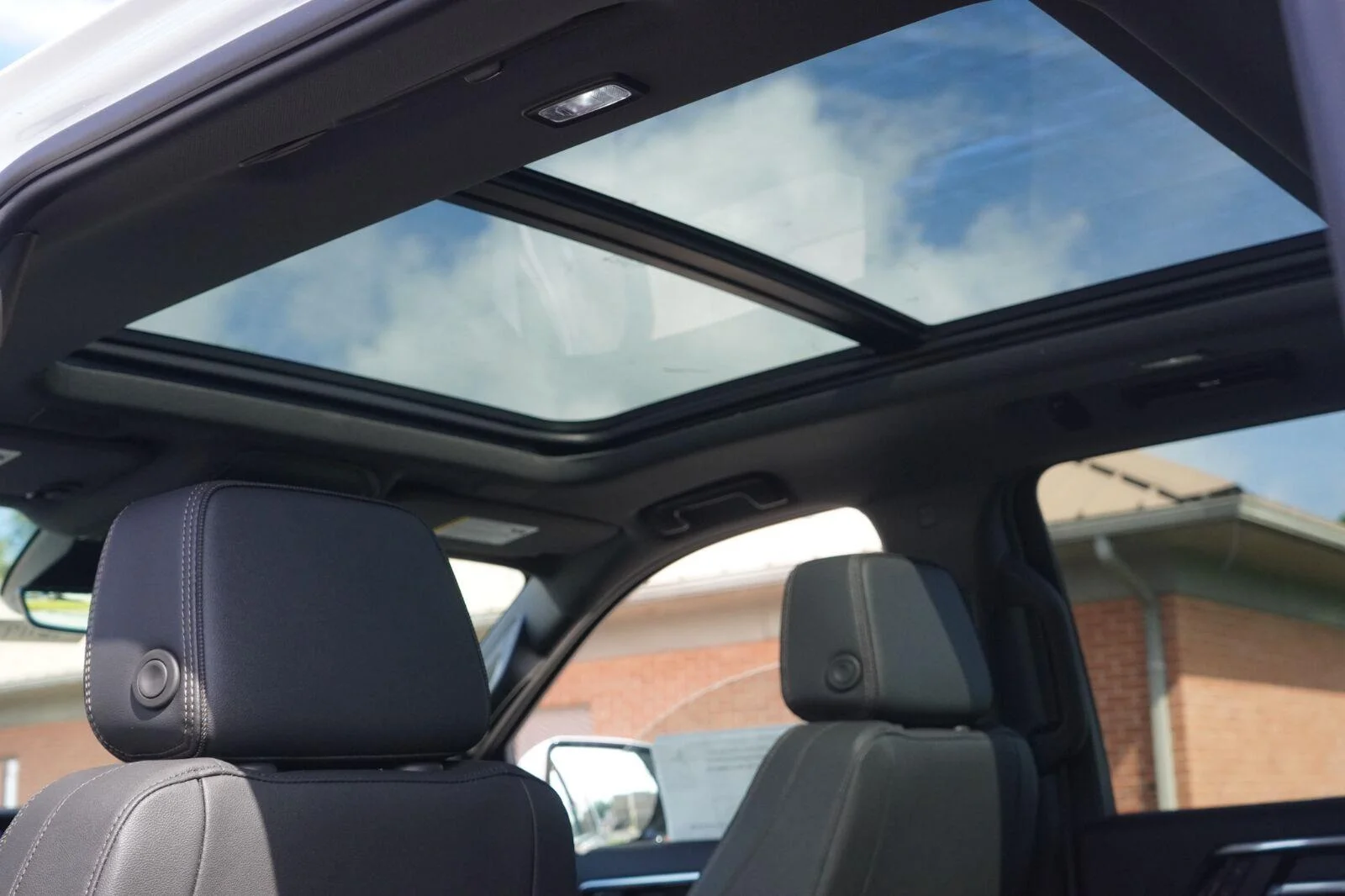2026 Chevrolet Suburban High Country - Photo 29