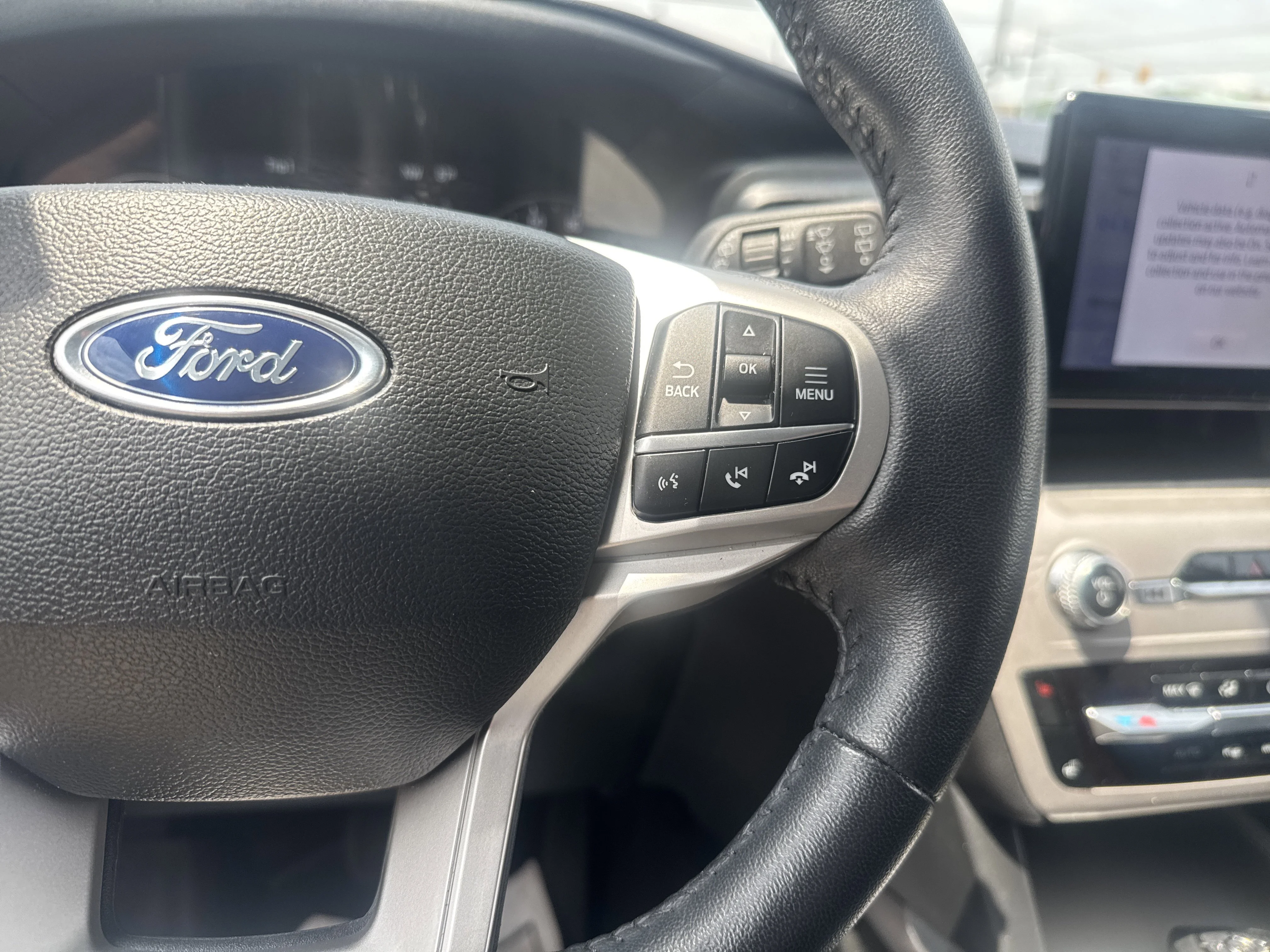 Used 2023 Star White Metallic Tri-Coat Ford XLT image 20