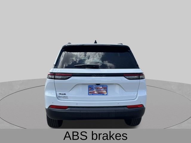 New 2026 Bright White Clear-Coat Exterior Paint Jeep Altitude image 5