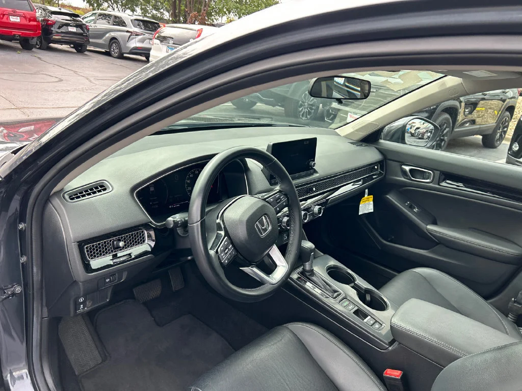 2024 Honda Civic Hatchback EX-L - Photo 18