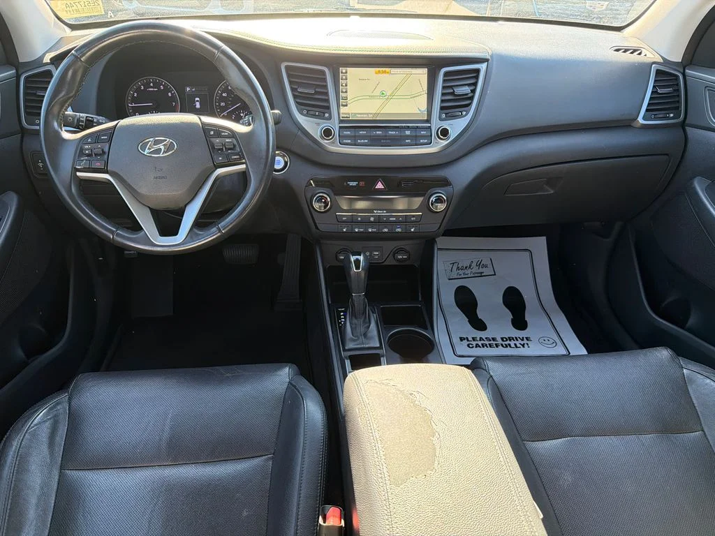 Used 2017 Black Hyundai SE Plus image 22