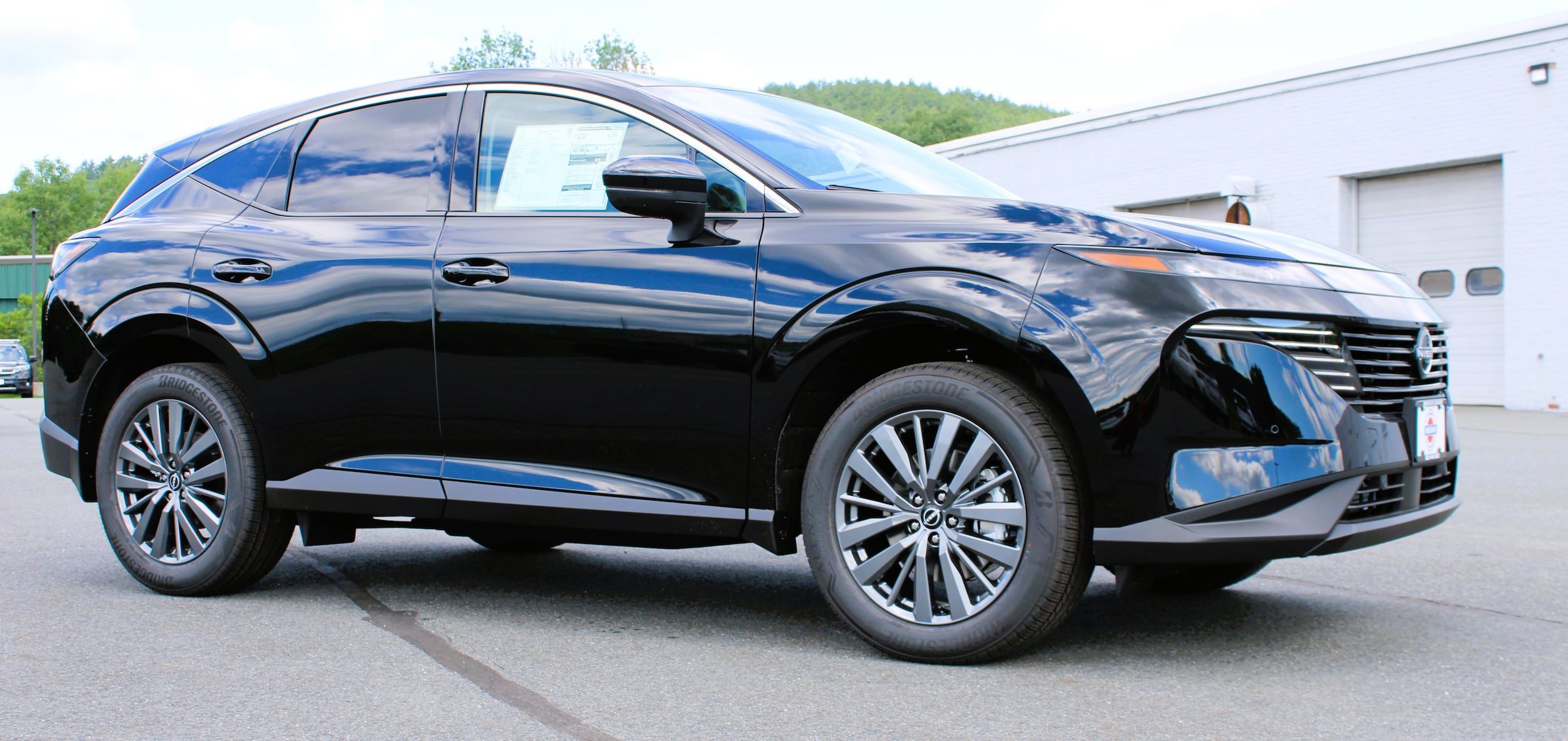 New 2026 Super Black Nissan SL image 5