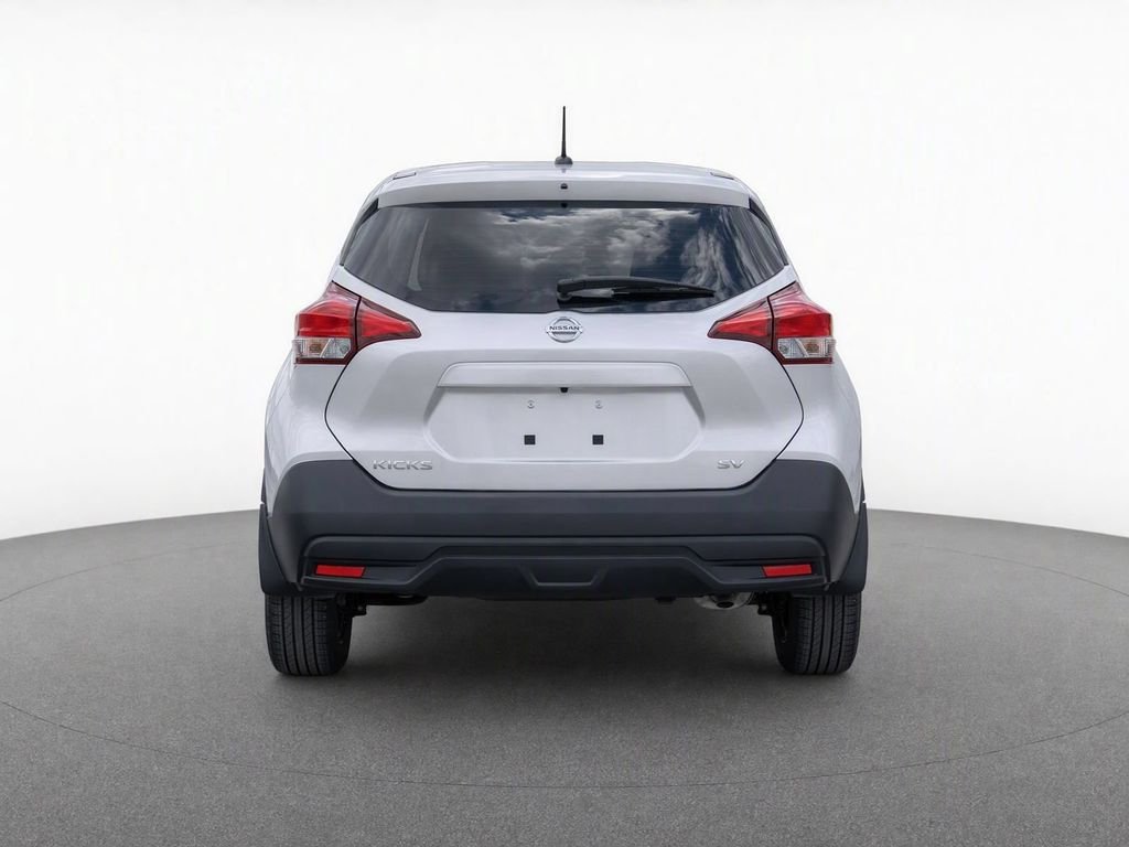 Used 2018 Silver Nissan SV image 5