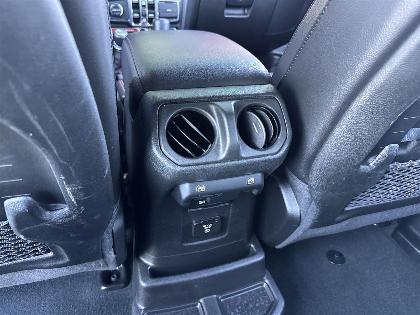 Used 2023  Jeep Rubicon image 26