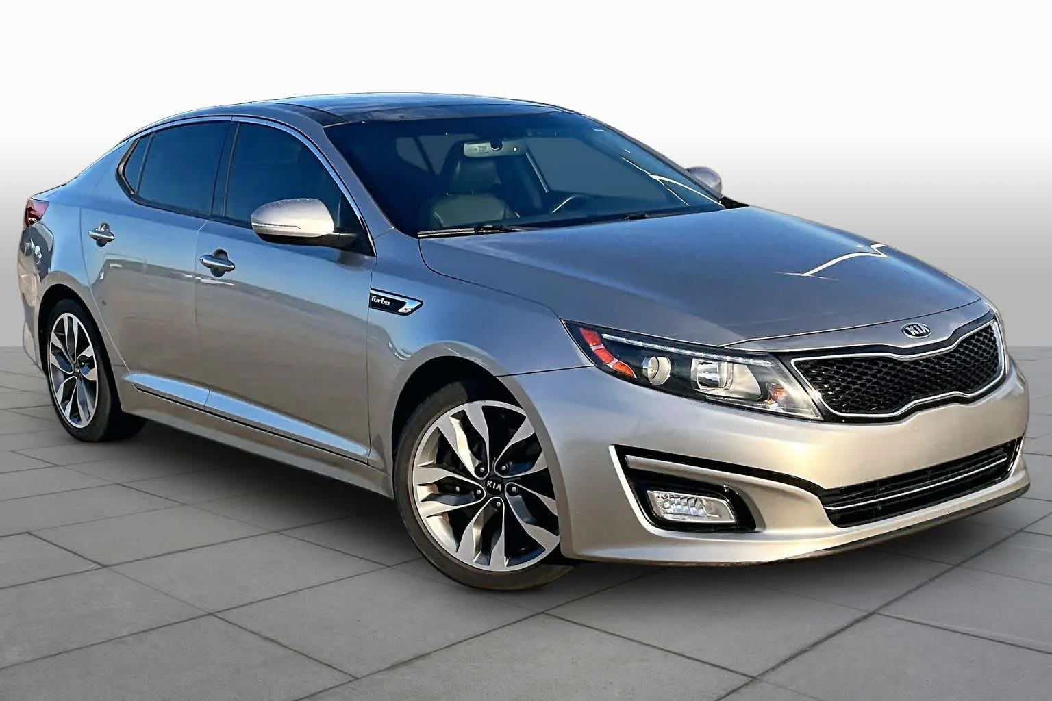 Used 2014 Satin Metal Kia SX Turbo image 2
