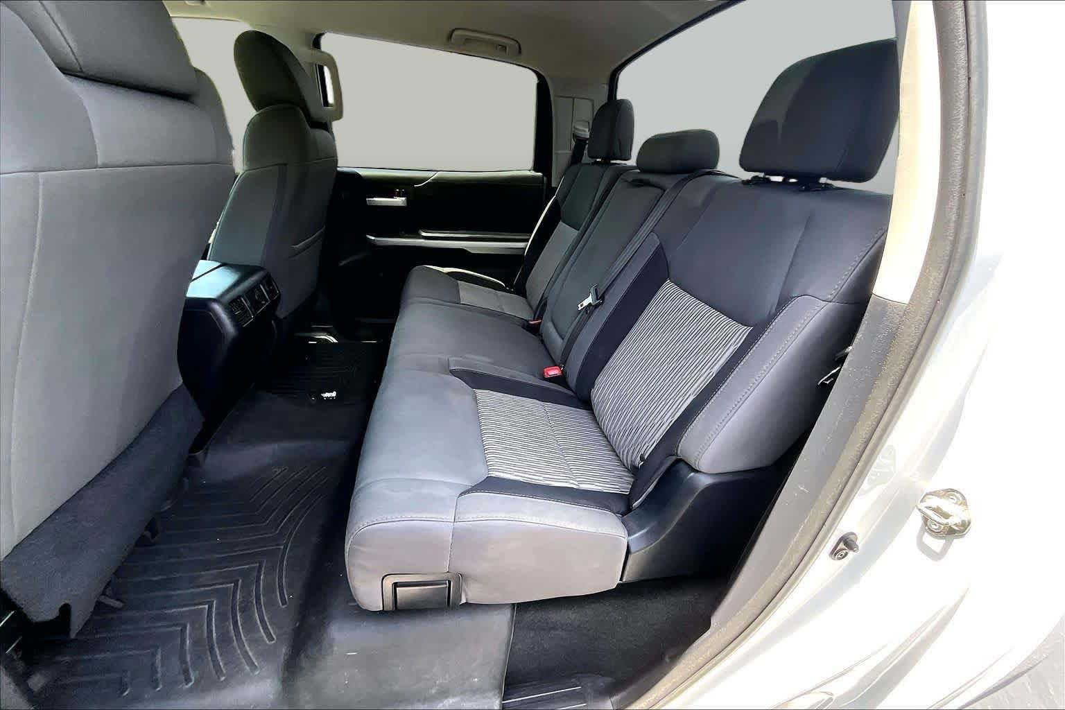 Used 2017 Super White Toyota SR5 image 20