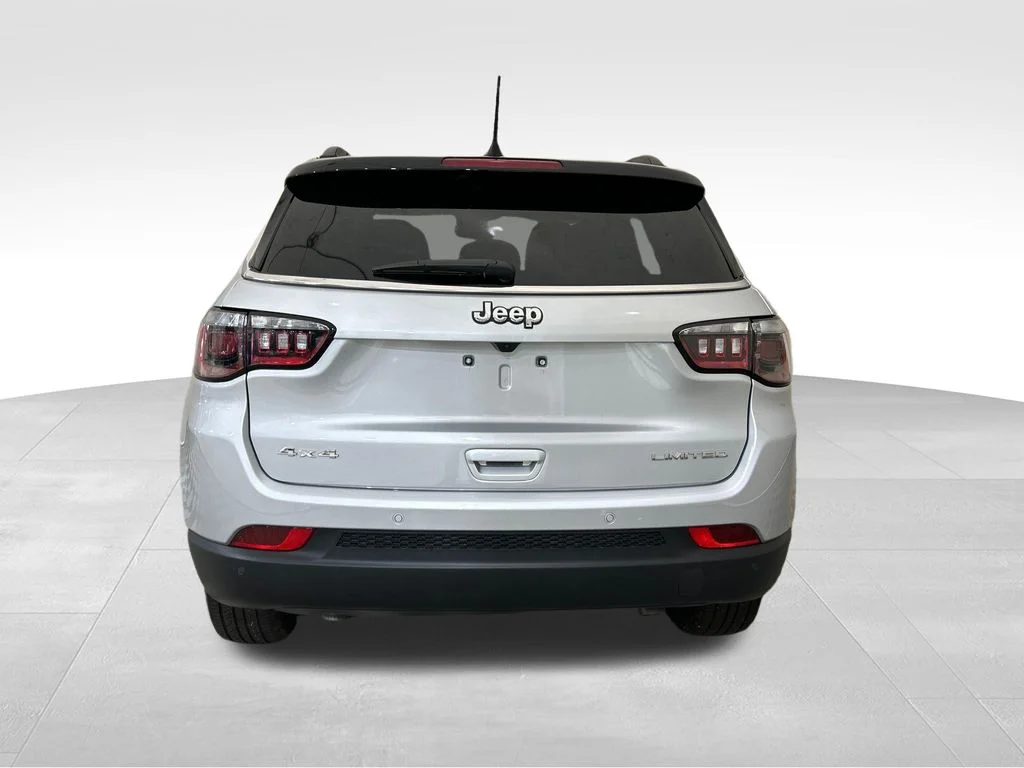 Used 2025 Silver Jeep Limited image 4