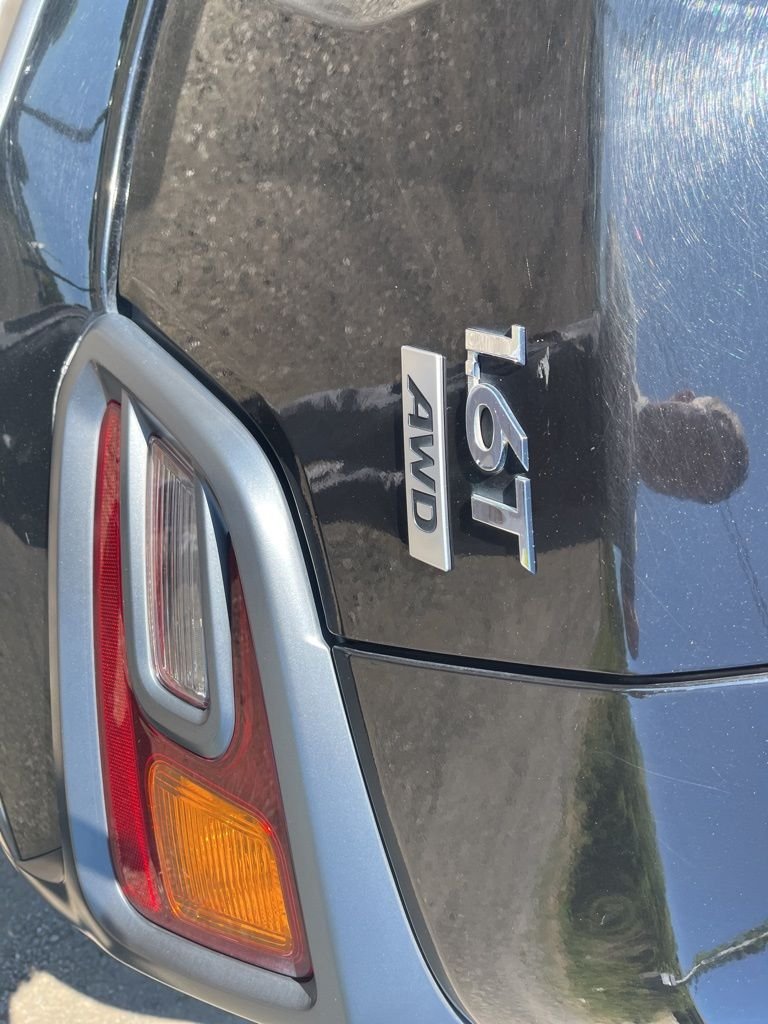 Used 2020 Black Hyundai Ultimate image 11