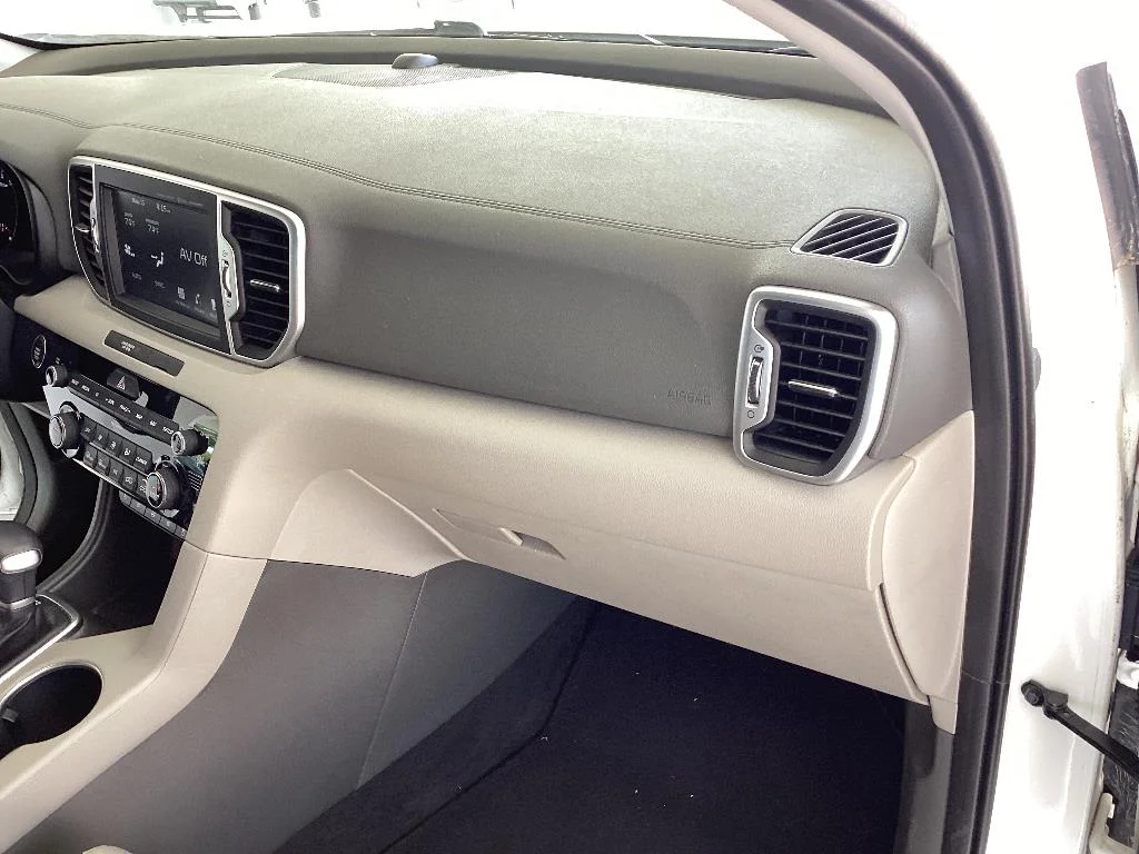 Used 2019 Snow White Pearl Kia EX image 15