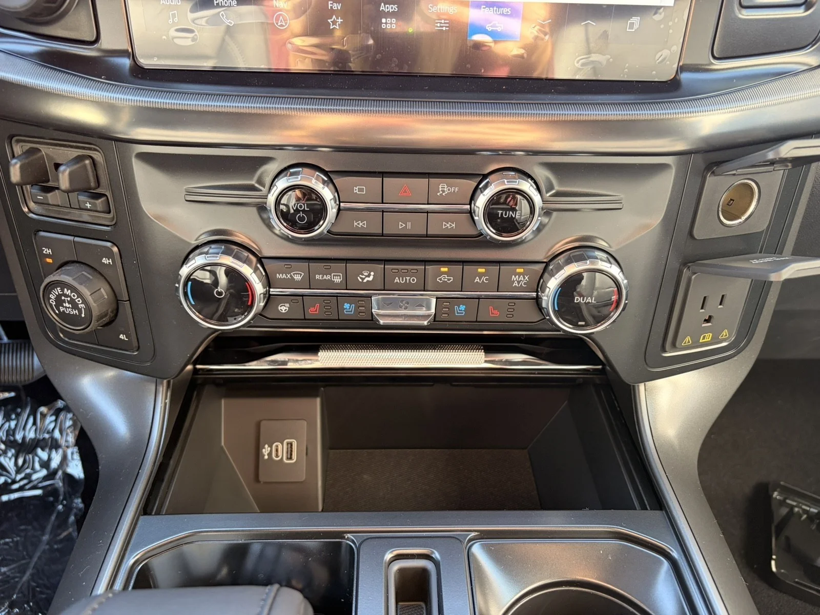 New 2026 Antimatter Blue Metallic Ford Lariat® image 21