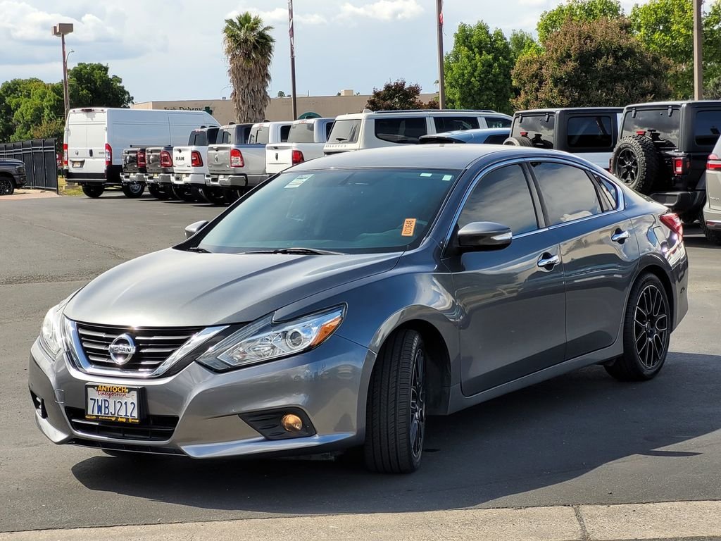 Used 2017 Gray Nissan 2.5 SL image 8