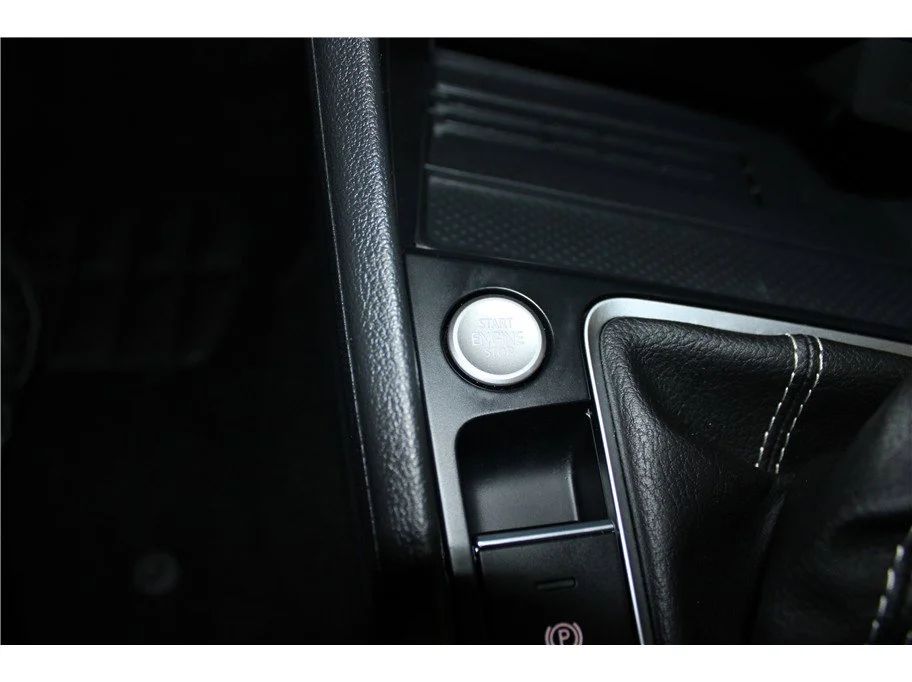 2025 Volkswagen Jetta SE - Photo 31