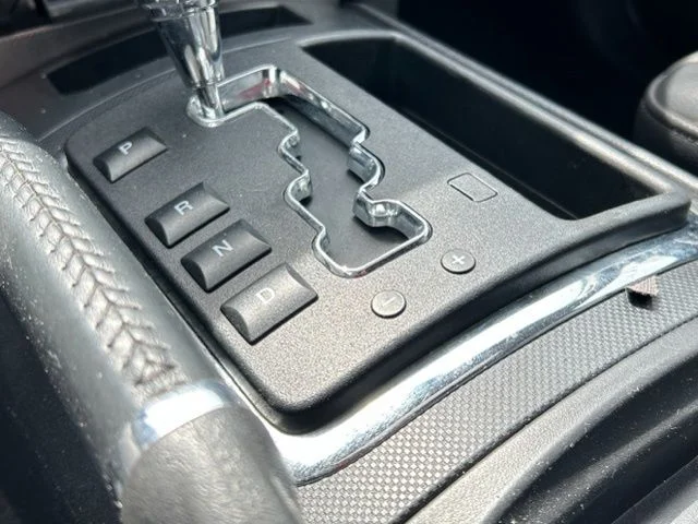 Used 2009 Light Graystone Pearl Jeep Laredo image 42