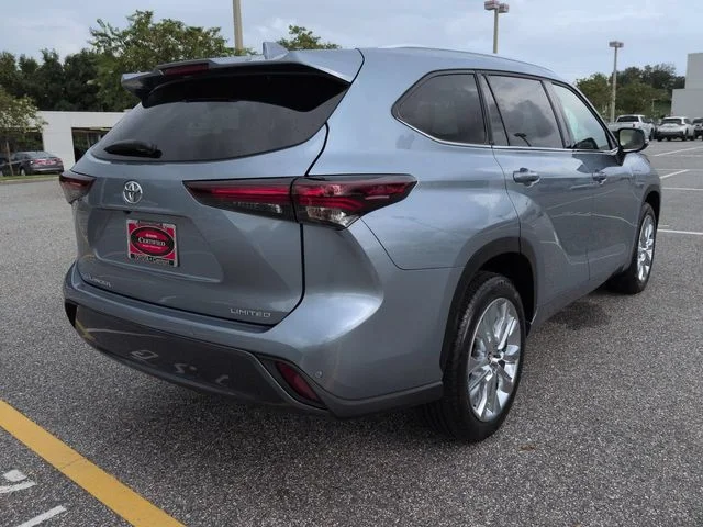Certified Used 2024  Toyota Limited image 4