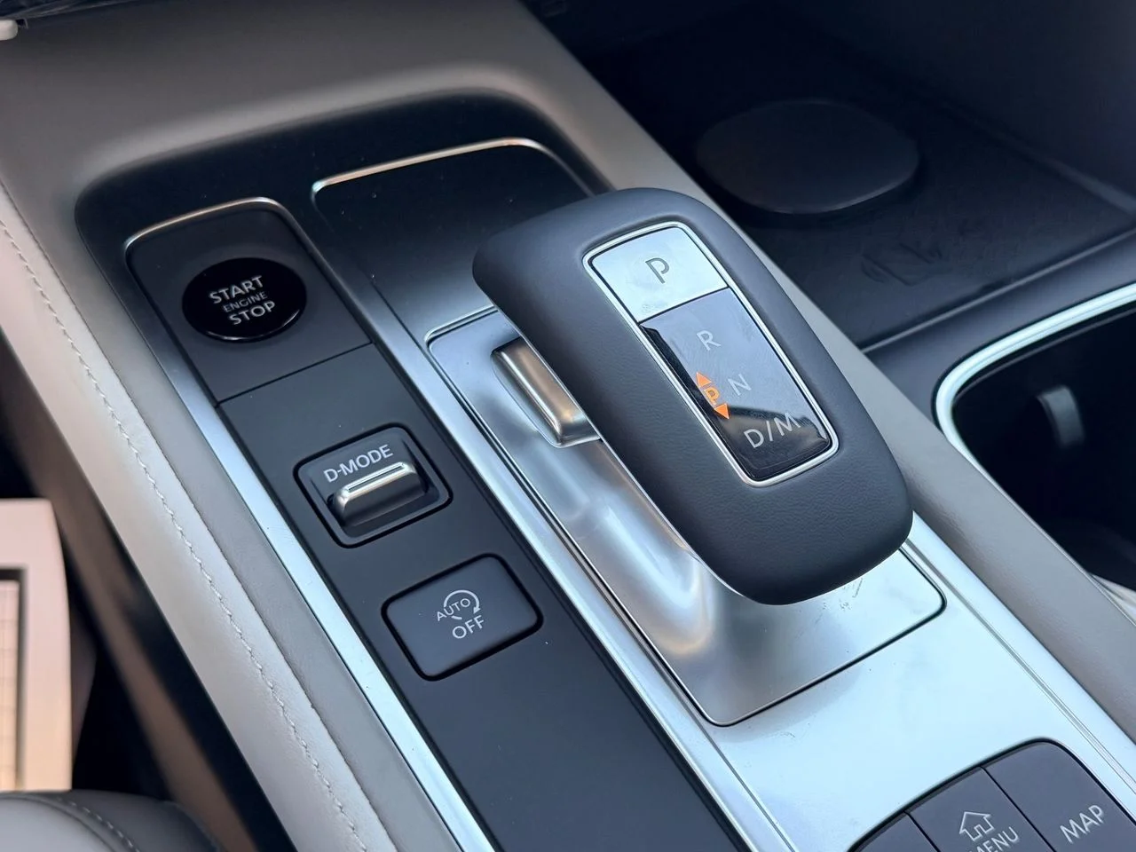 New 2027 HARBOR GRAY INFINITI Luxe FWD image 26