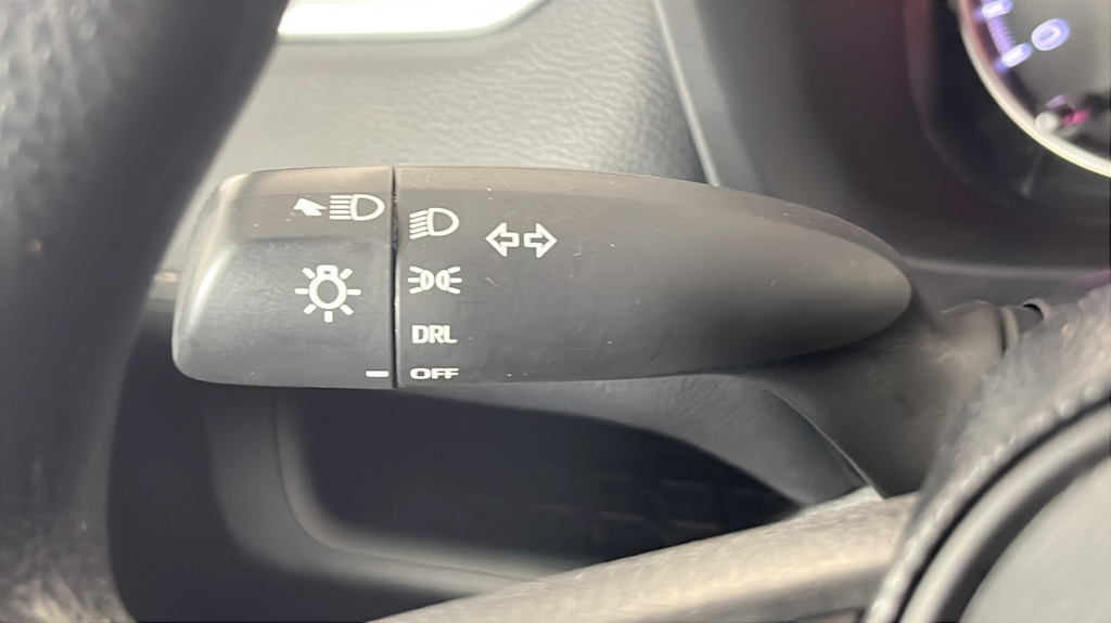 2022 Toyota RAV4 LE - Photo 23
