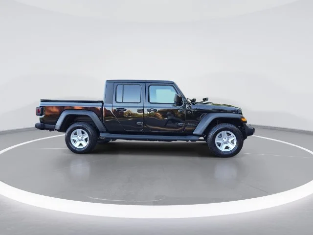 Used 2020 Black Jeep Sport image 9