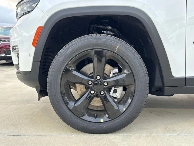 New 2025 White Jeep Limited image 4