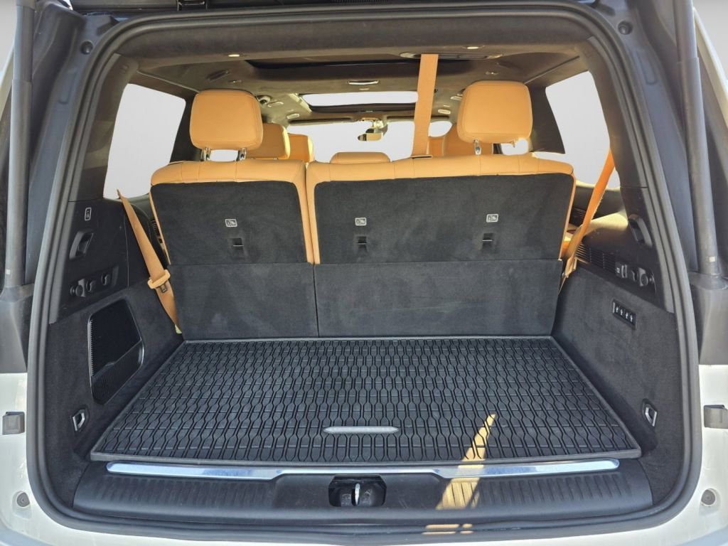 Used 2022 Bright White Clearcoat Jeep Series III image 29