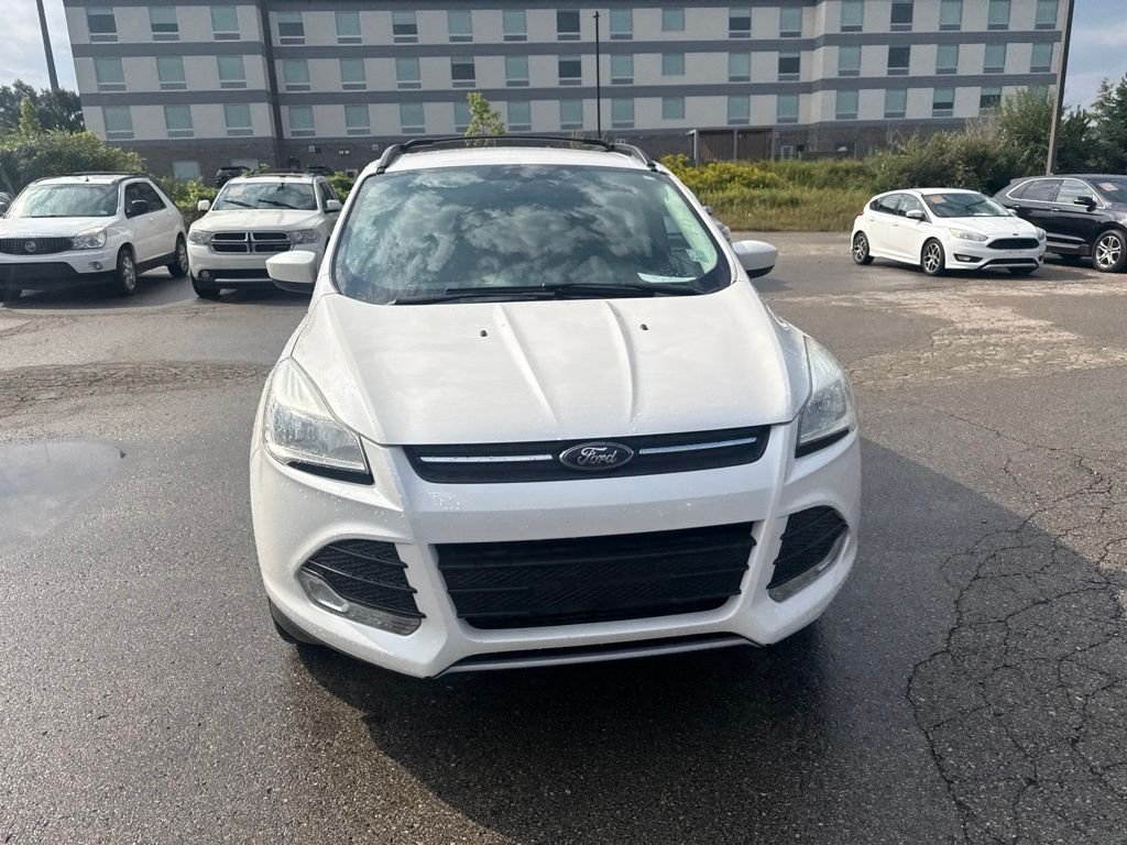 Used 2013 White Platinum Ford SE image 7