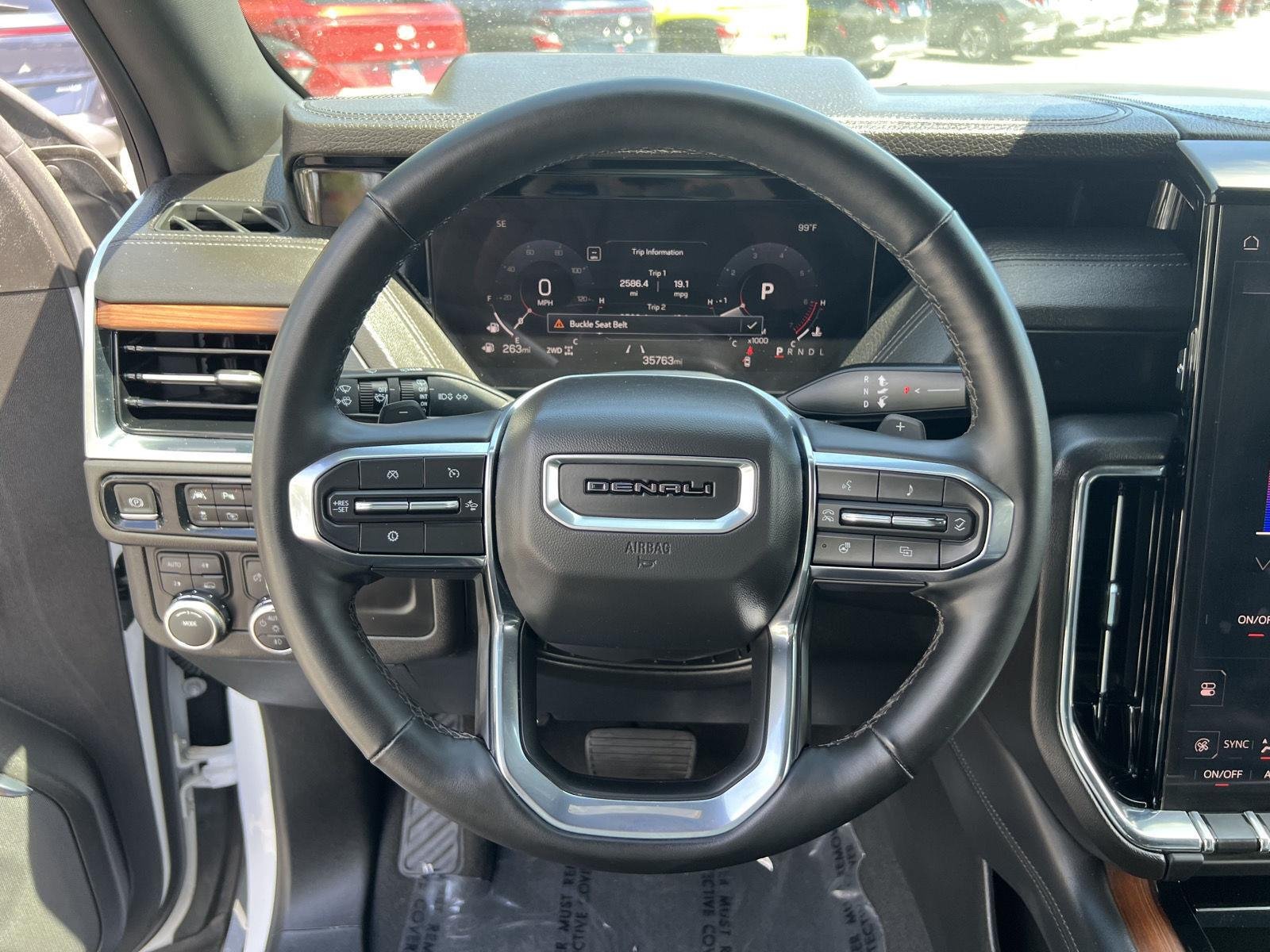 2025 GMC Yukon Denali - Photo 37