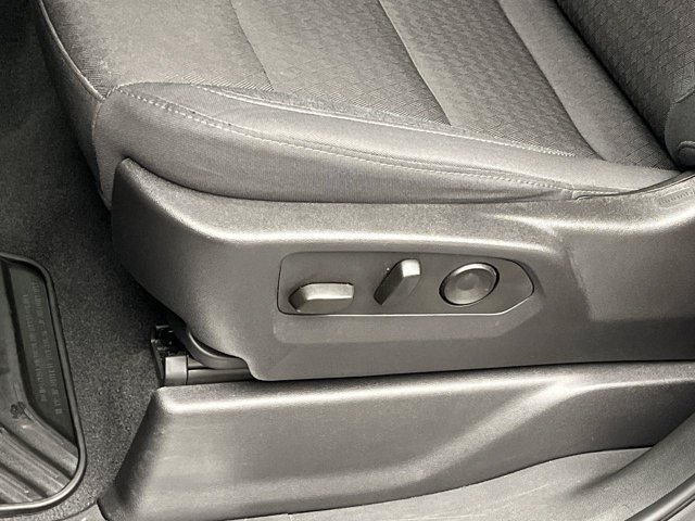 Used 2024 Summit White GMC Elevation image 12