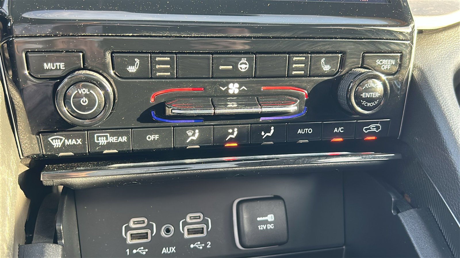 Used 2024 Red Jeep Limited image 31
