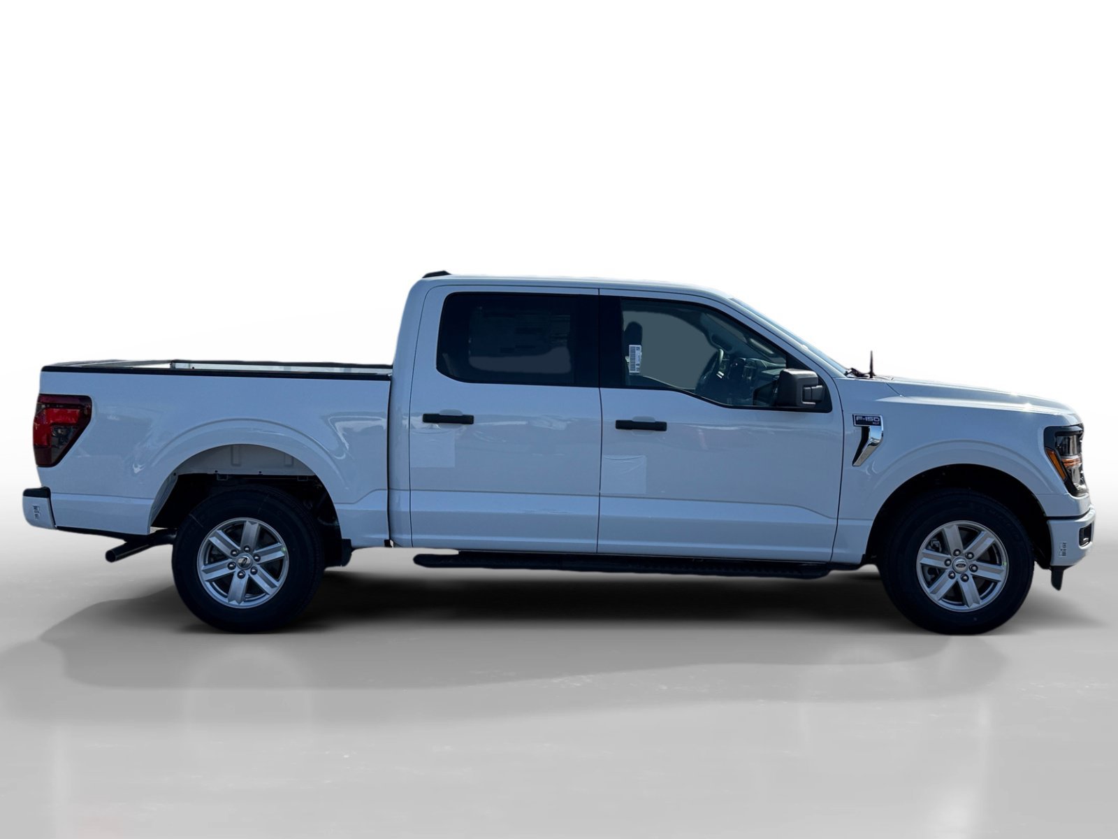 New 2026 Oxford White Ford XLT image 6