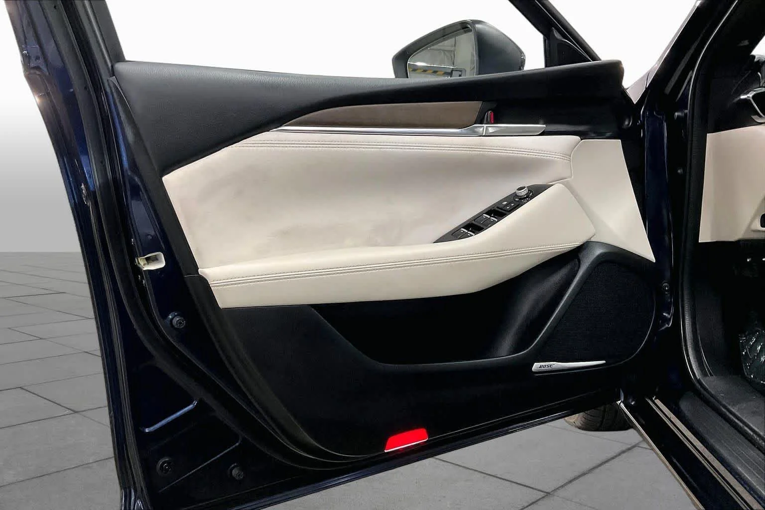 Used 2020 Deep Crystal Blue Mazda Signature image 21