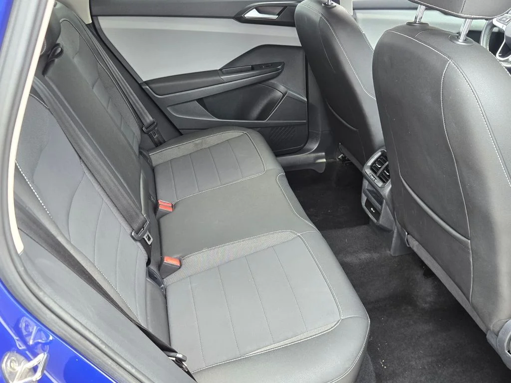 Certified Used 2023 Blue Volkswagen 1.5T SE image 17