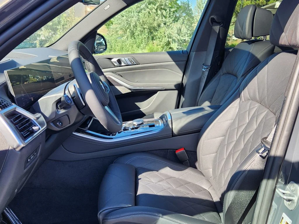 New 2026 Dravit Grey Metallic BMW xDrive40i image 9