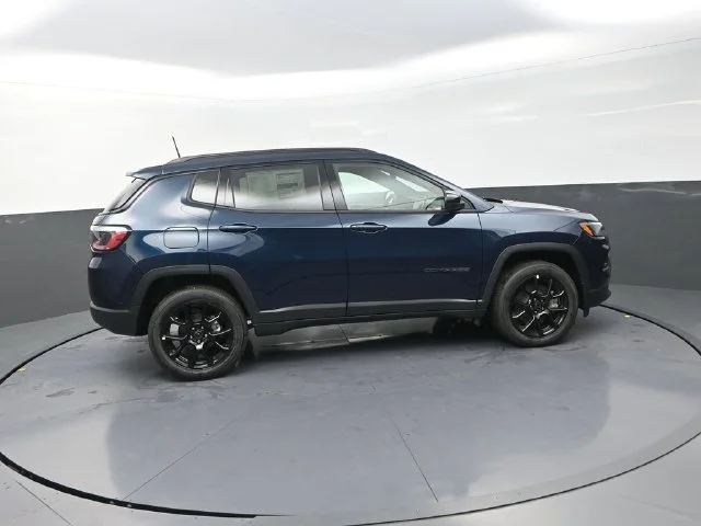 New 2026 Fathom Blue Pearl-Coat Exterior Paint Jeep Latitude image 9
