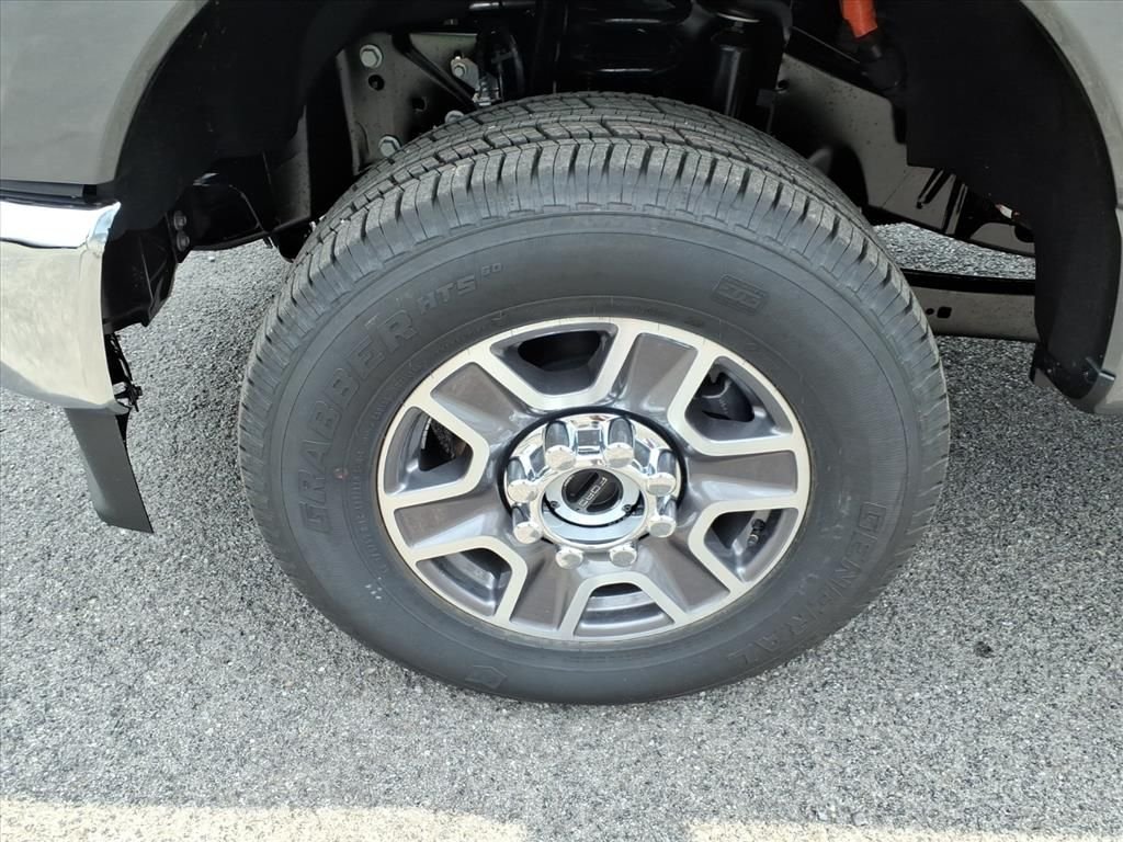 New 2026 Carbonized Gray Metallic Ford F-350® Lariat® image 10